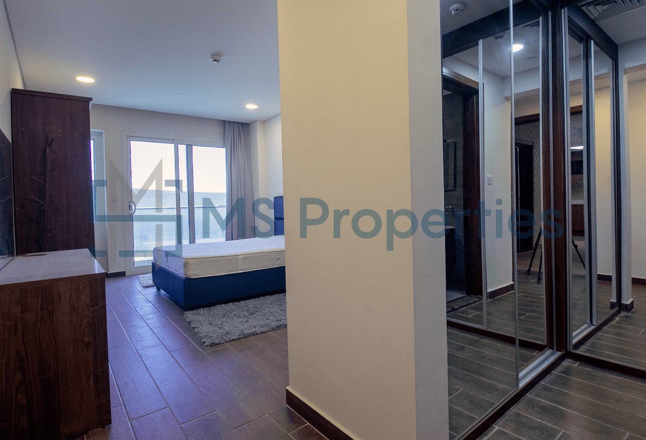 Modern Layout 2BR Apartment with Balcony