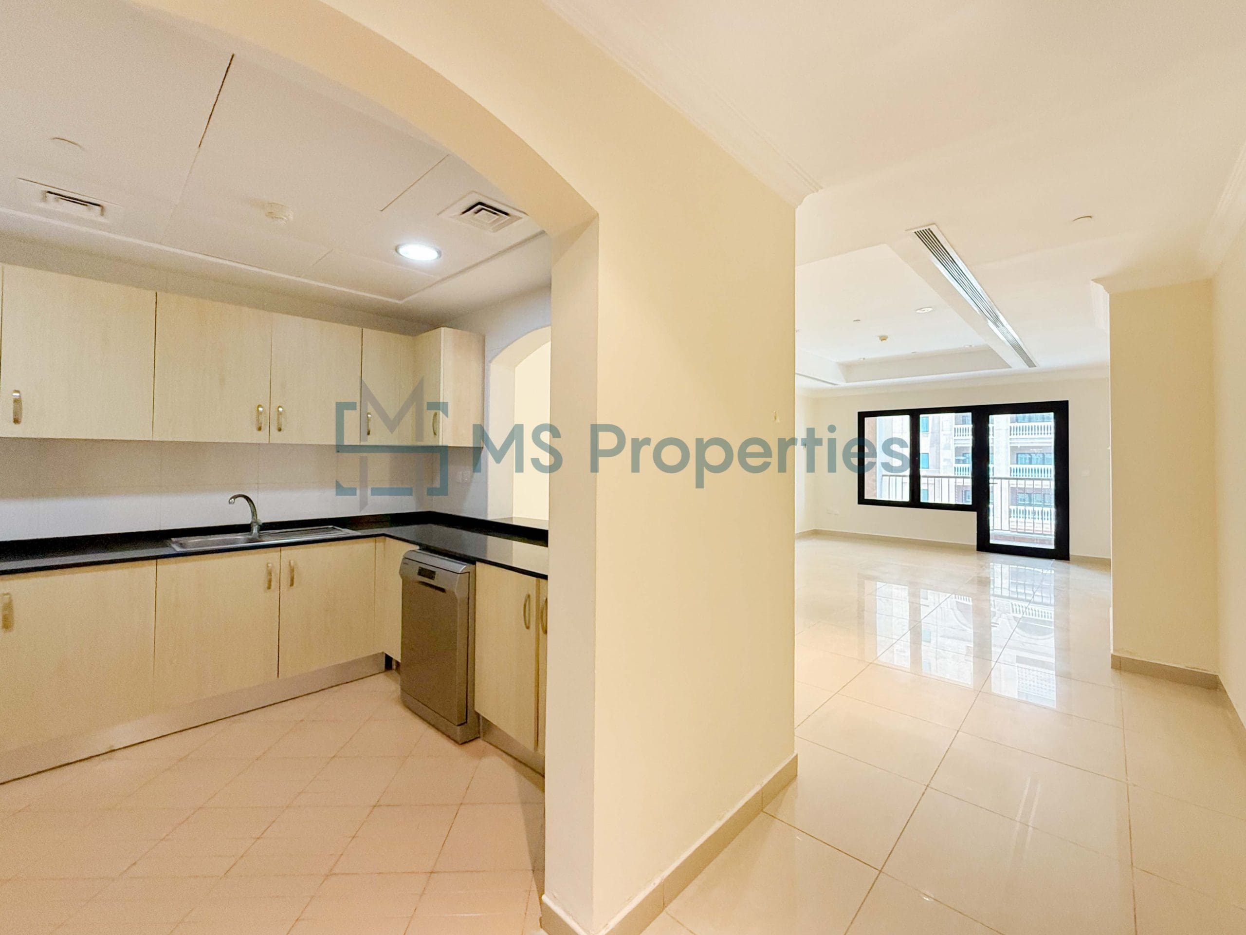 Perfect Space 1BR+Office Apartment with Balcony