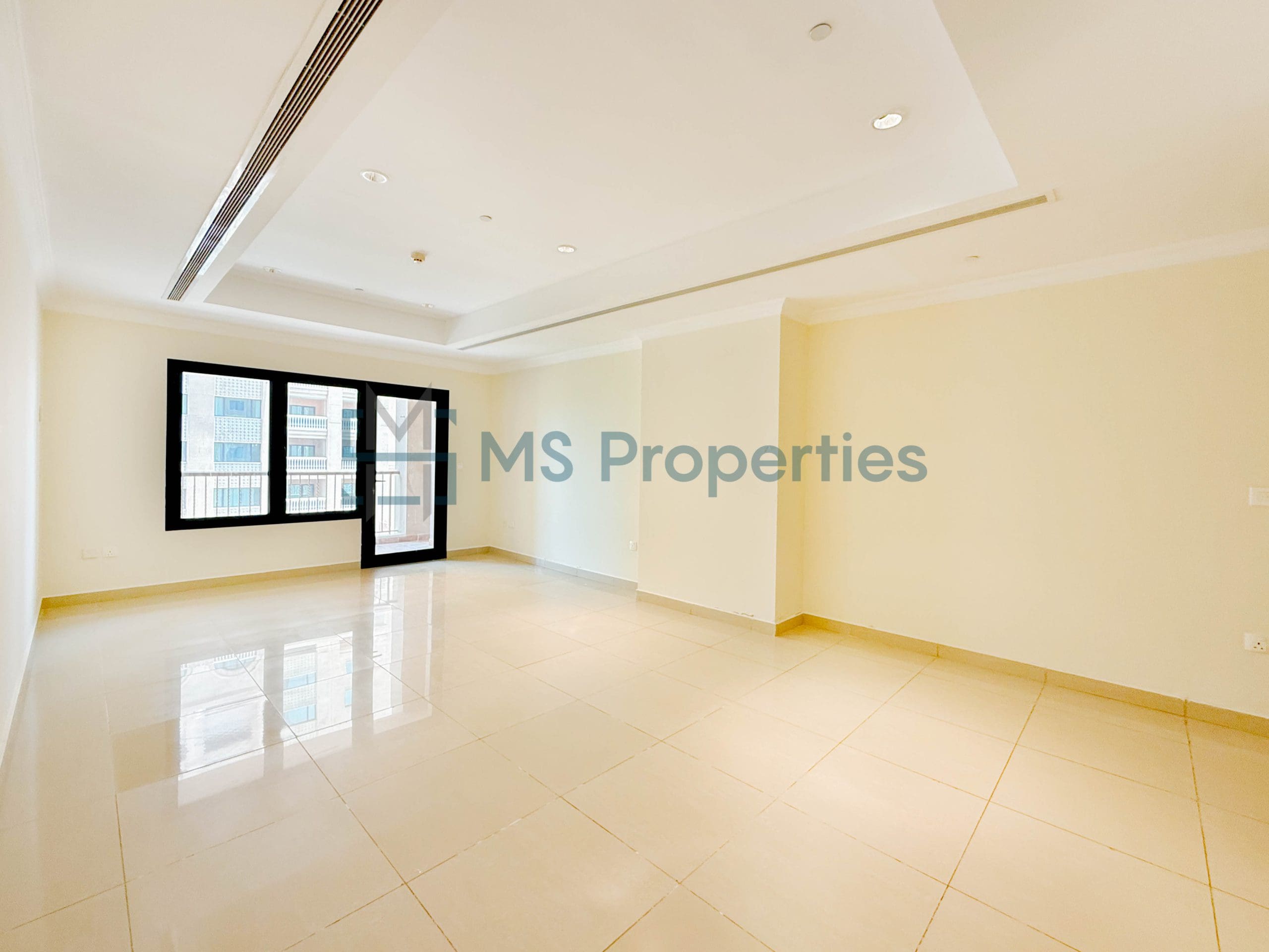 Perfect Space 1BR+Office Apartment with Balcony
