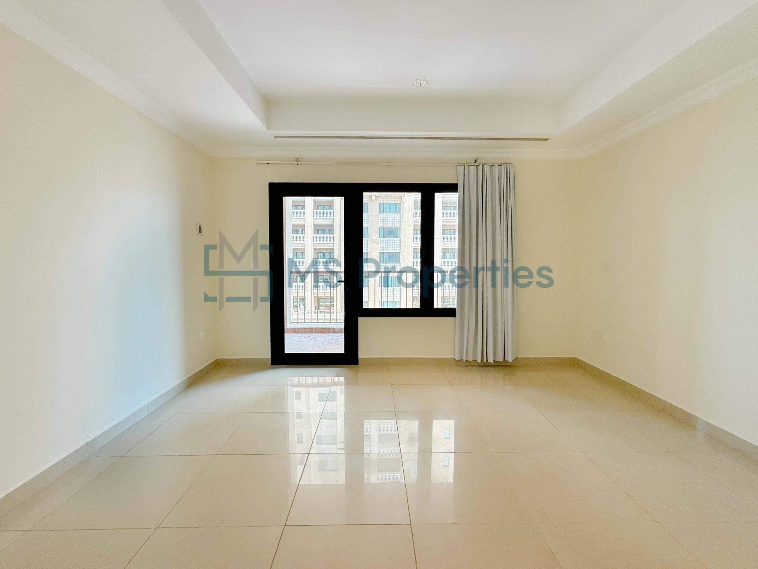 Perfect Space 1BR+Office Apartment with Balcony