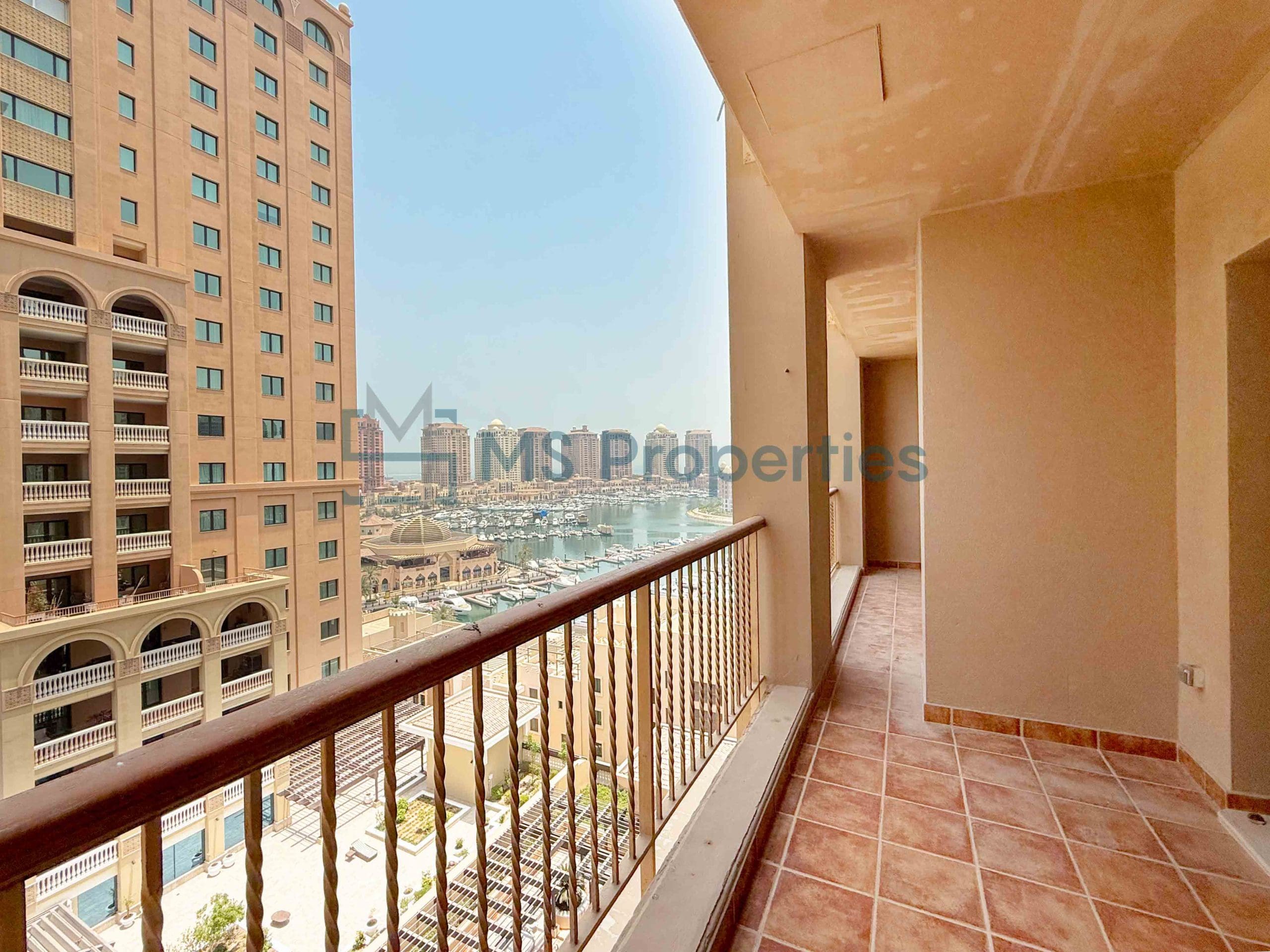Perfect Space 1BR+Office Apartment with Balcony