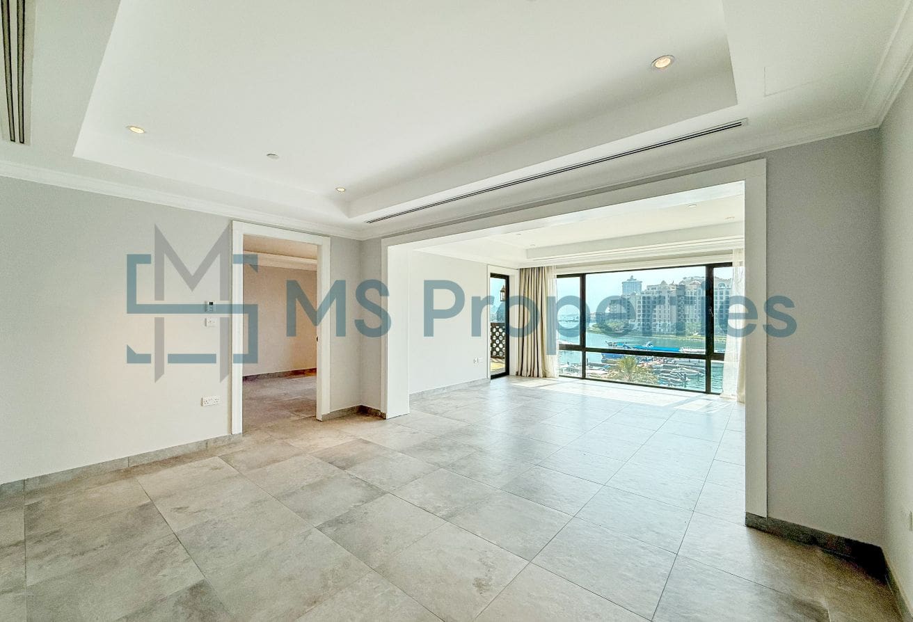 Marvelous 1BR Townhouse with Marina Balcony