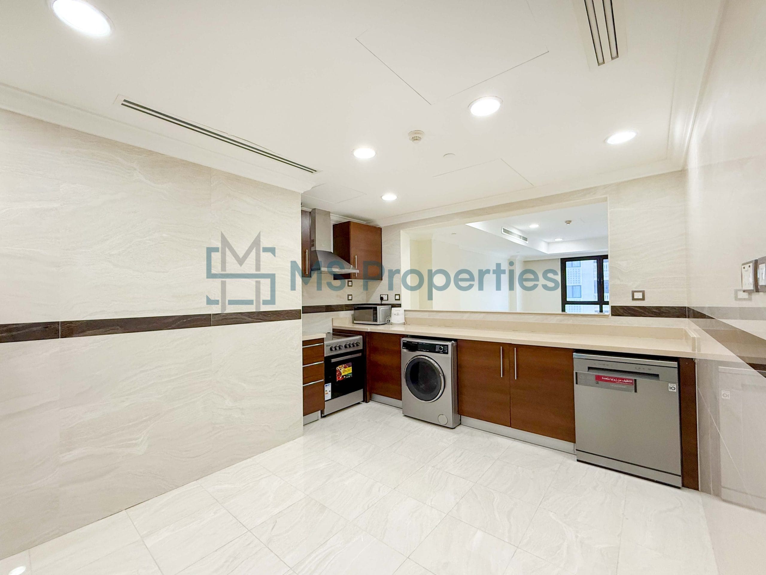 Contemporary 1BR Apartment with Great View