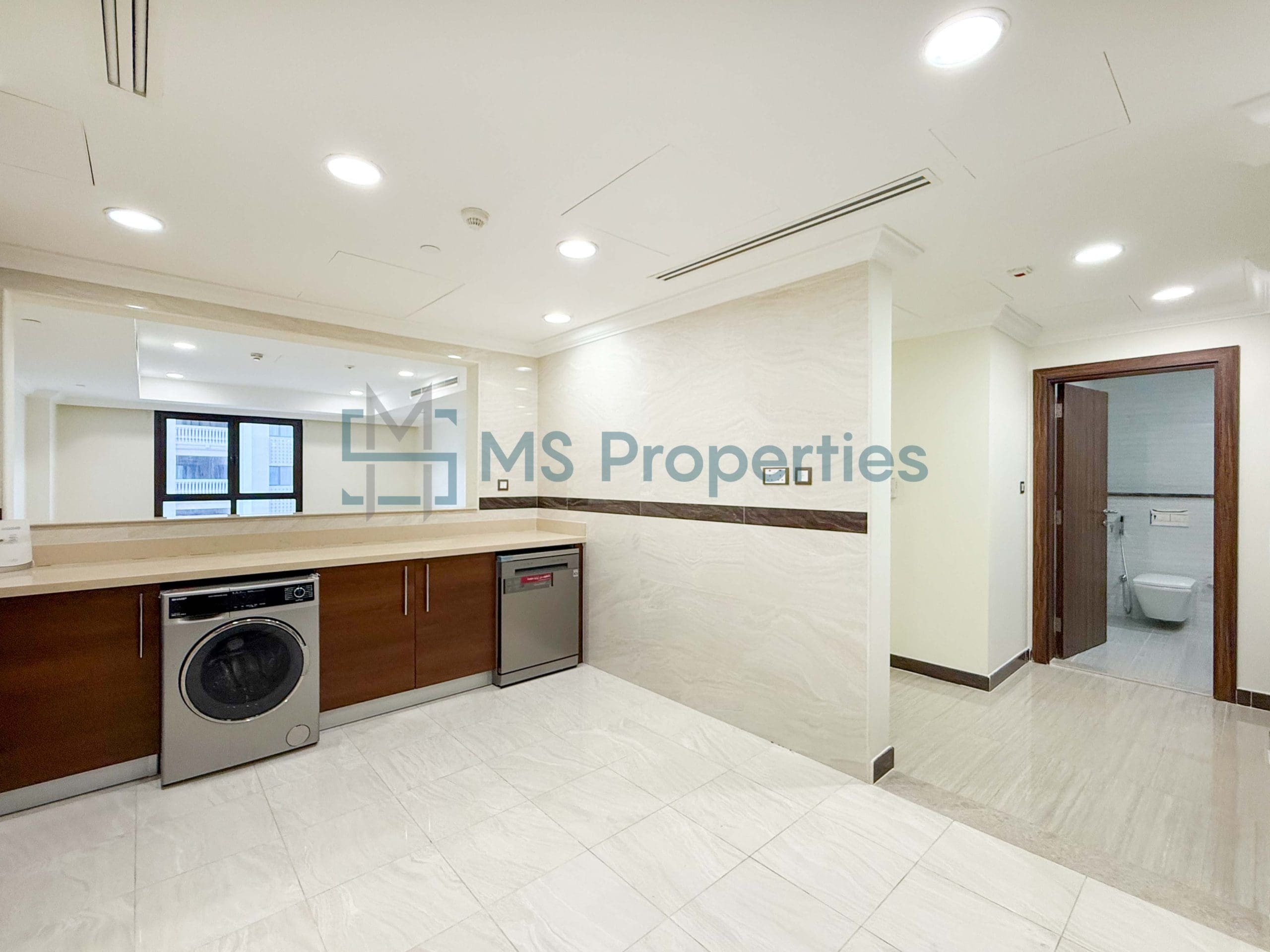 Contemporary 1BR Apartment with Great View