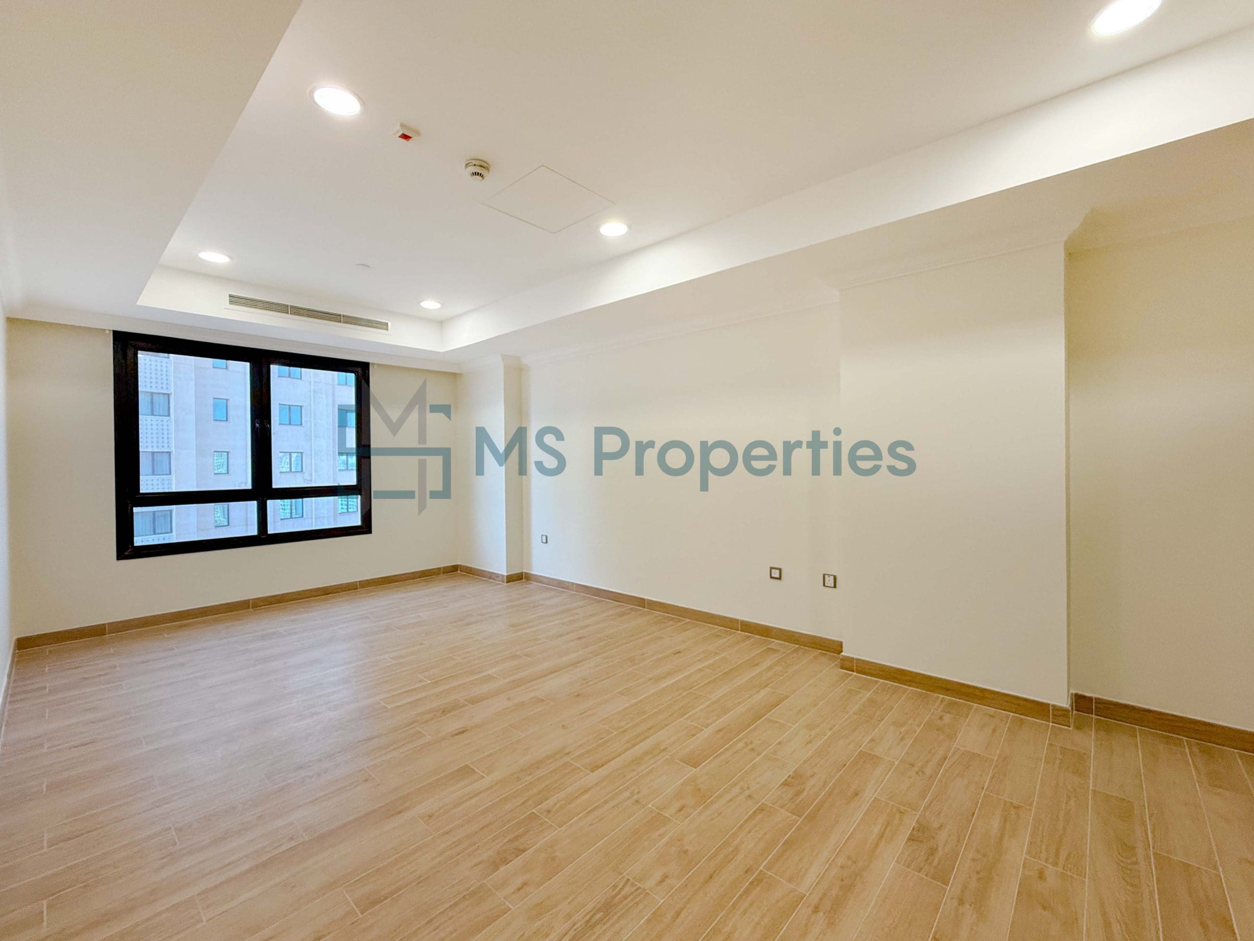 Contemporary 1BR Apartment with Great View