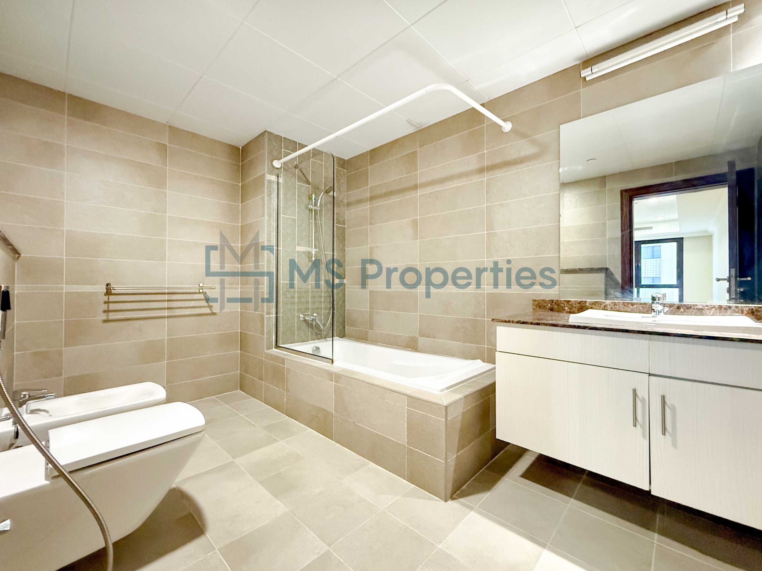 Contemporary 1BR Apartment with Great View