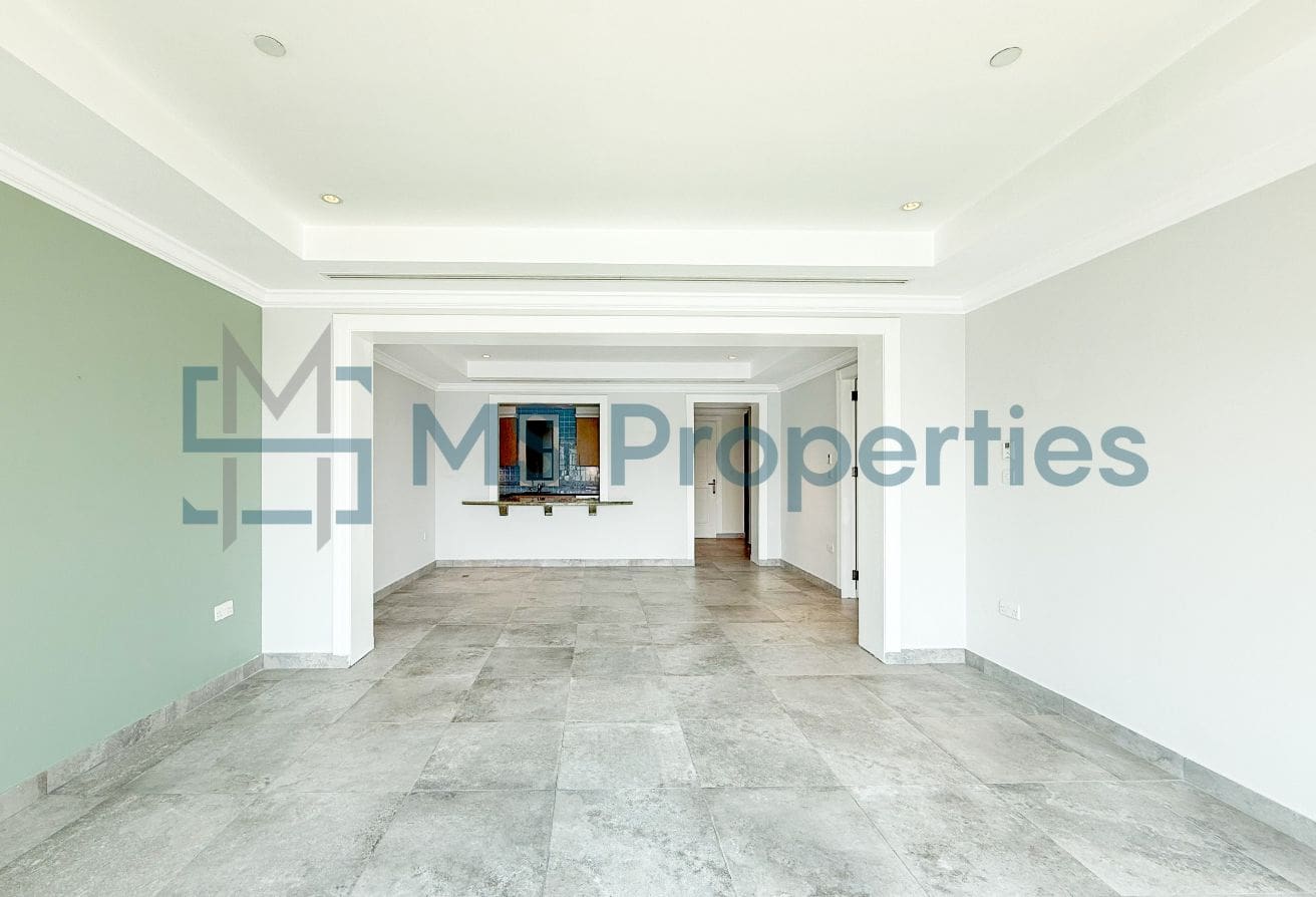 Marvelous 1BR Townhouse with Marina Balcony