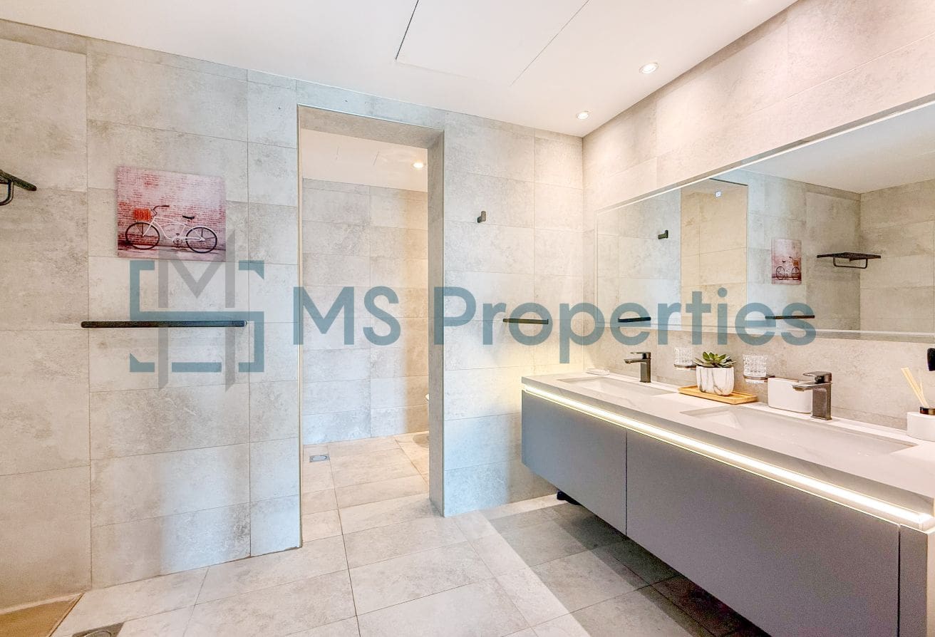 Marvelous 1BR Townhouse with Marina Balcony