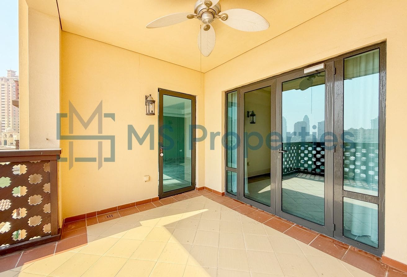 Marvelous 1BR Townhouse with Marina Balcony
