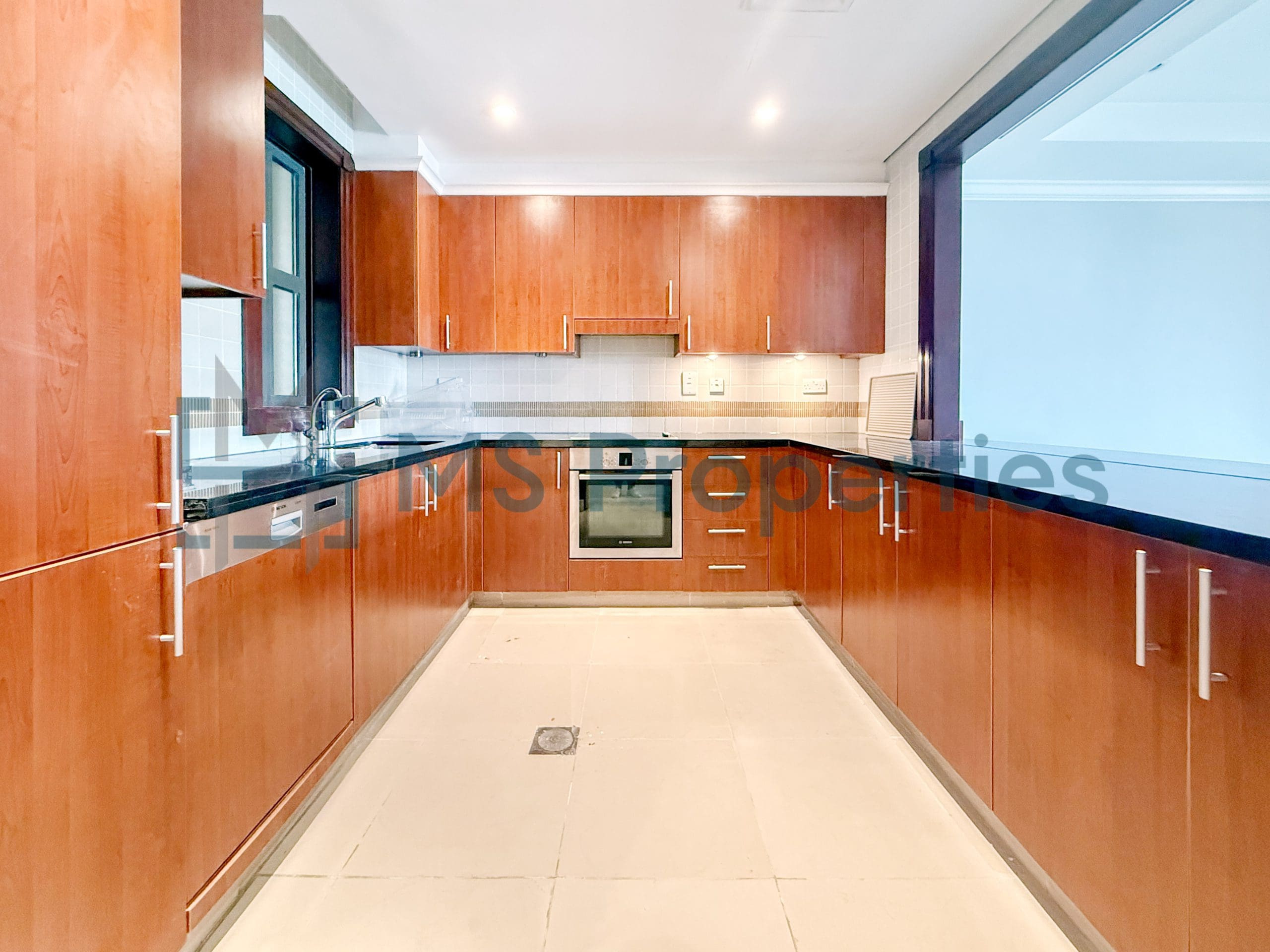 Contemporary 1BR Townhouse | Amazing View Balcony