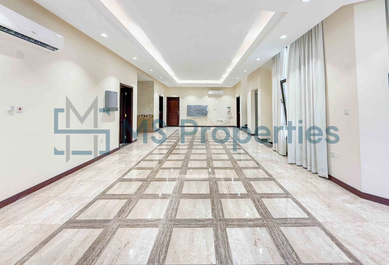 1 Sophisticated | 5BR Villa | View Balcony