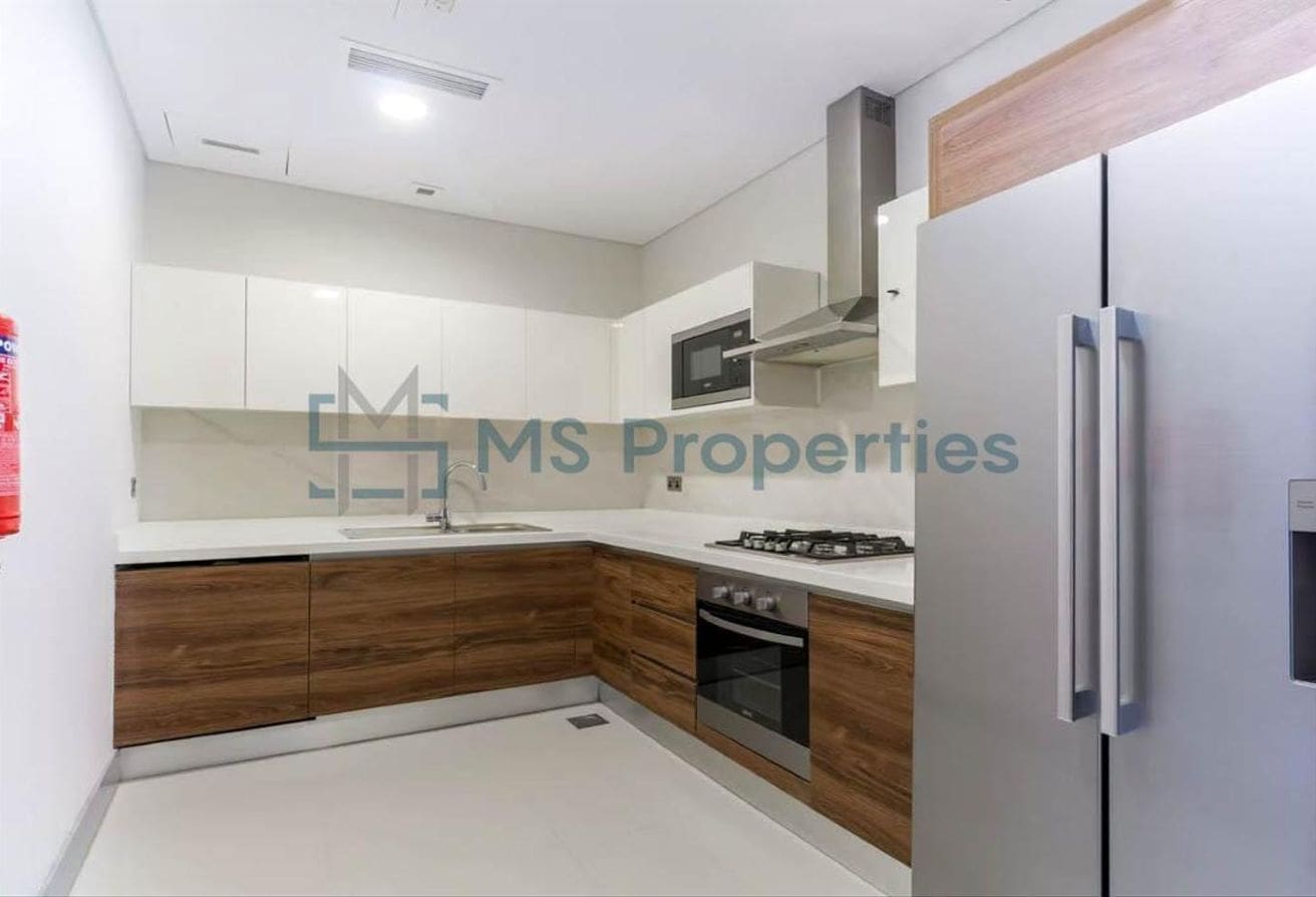 Stunning City View Balcony 1BHK Flat | Bills Included