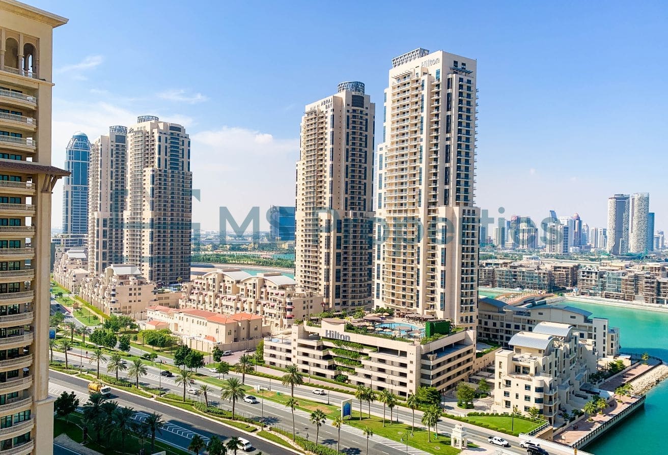 Stunning 2 BHK w/ Balcony | Sea and City View