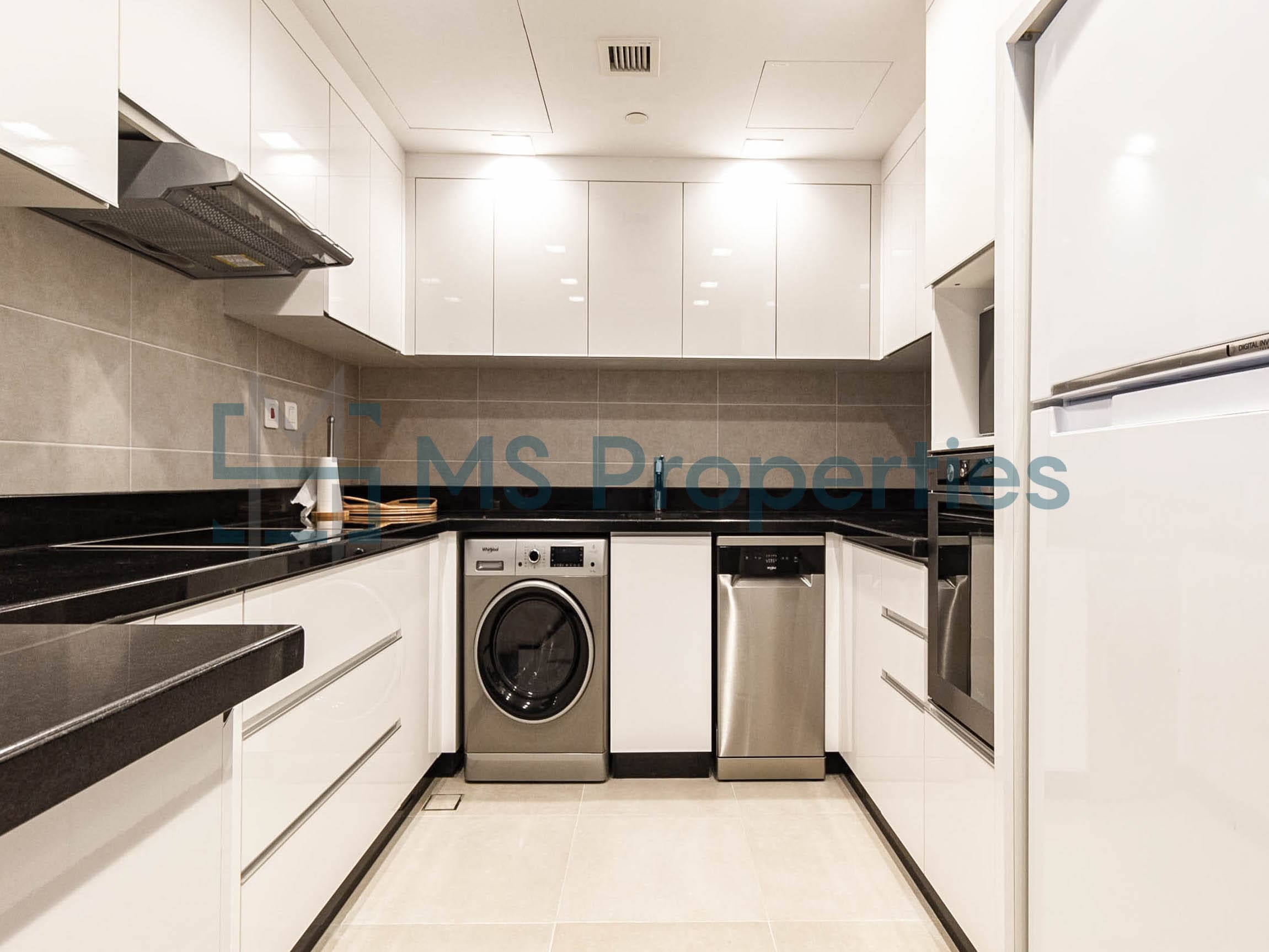 Spacious Cozy 1BHK Flat with Marina View Balcony