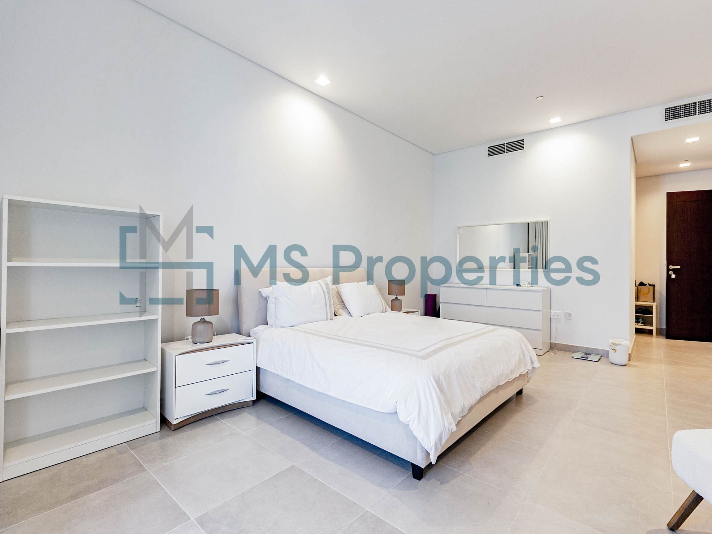 Spacious Cozy 1BHK Flat with Marina View Balcony