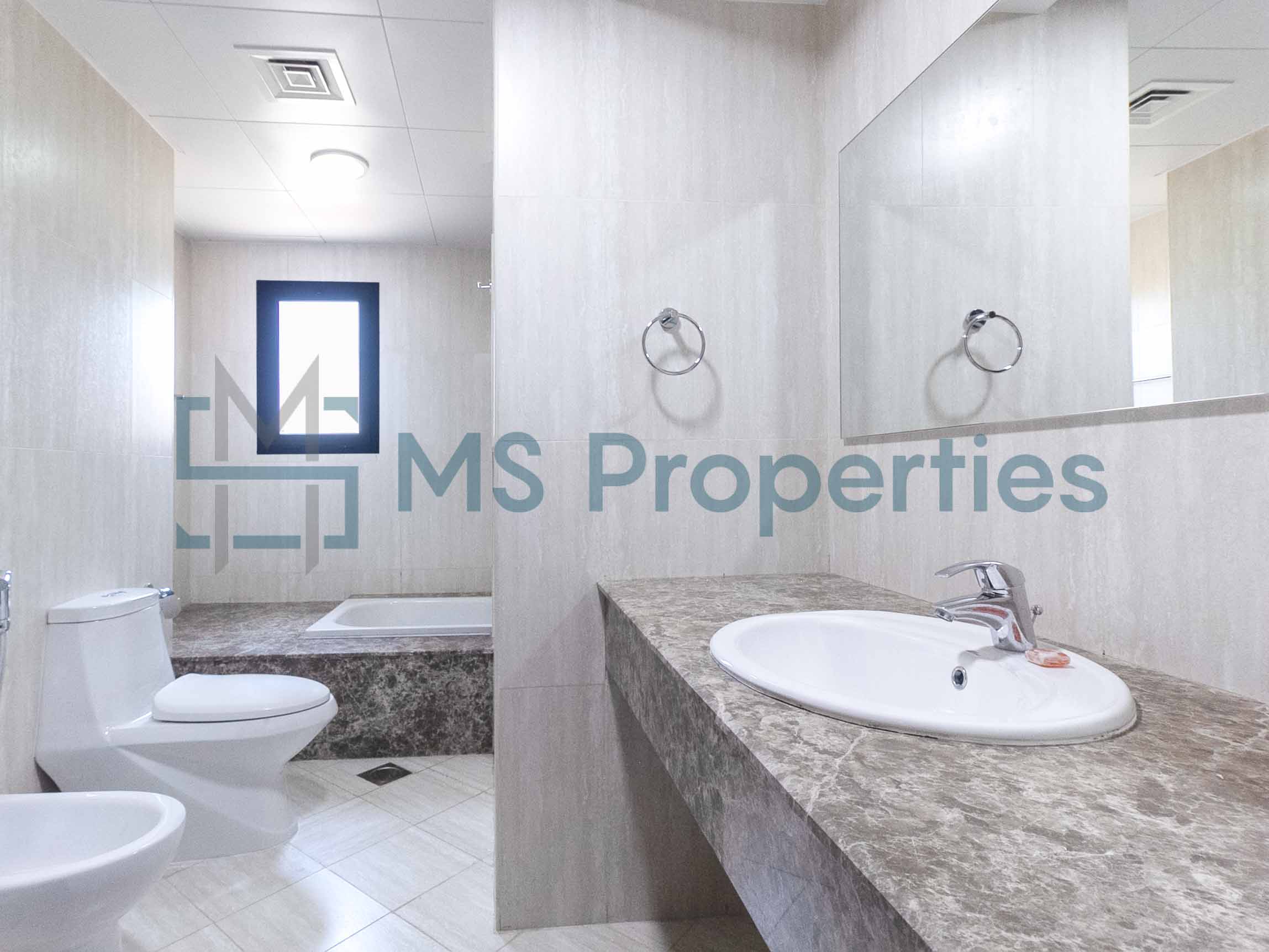 Sophisticated 2BR Apartment | Marina View Balcony