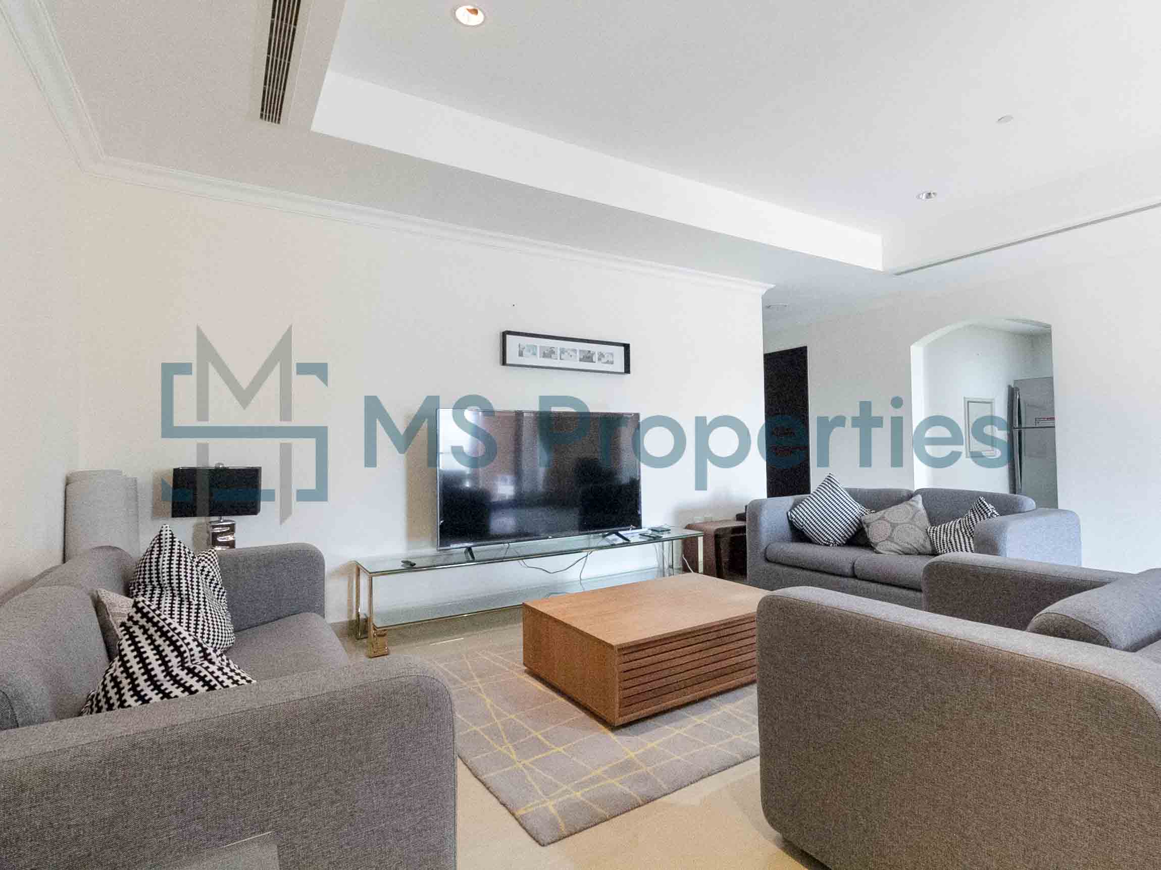 Sophisticated 2BR Apartment | Marina View Balcony