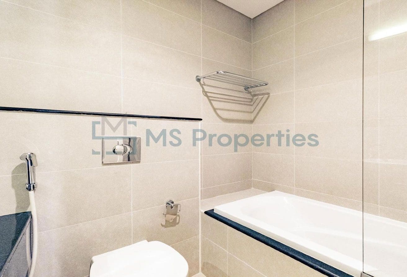 Outstanding 1BHK Flat with Balcony View in Lusail