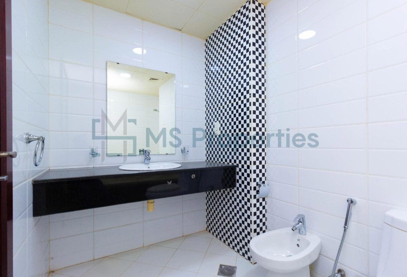 1BHK + Office Flat with Amazing View | Title Deed