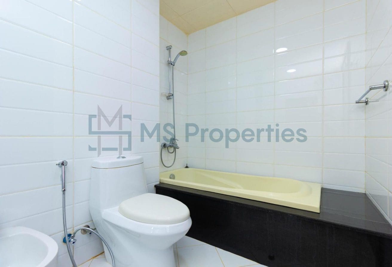 1BHK + Office Flat with Amazing View | Title Deed