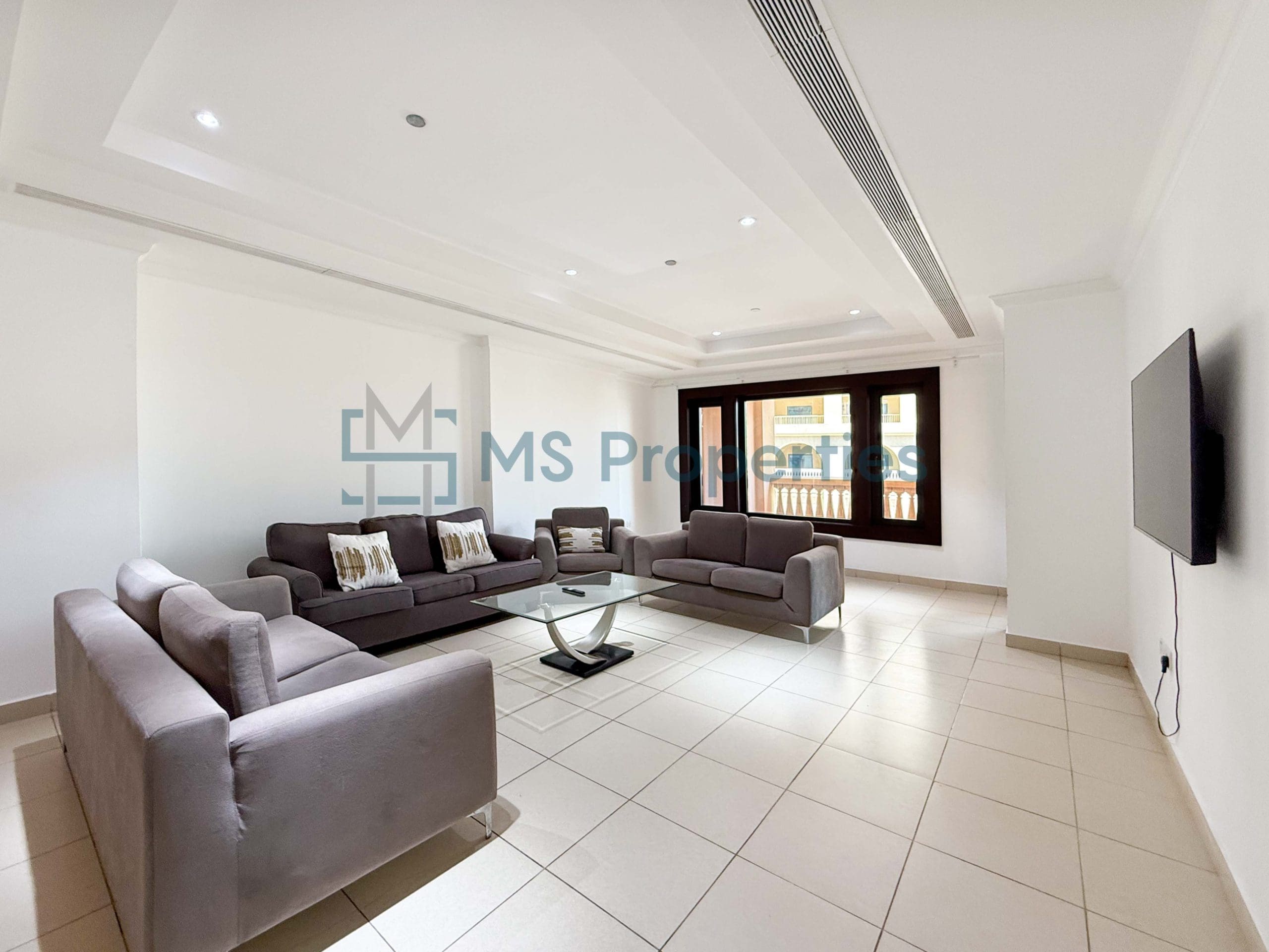 Sophisticated 1BR Apartment with Huge Balcony