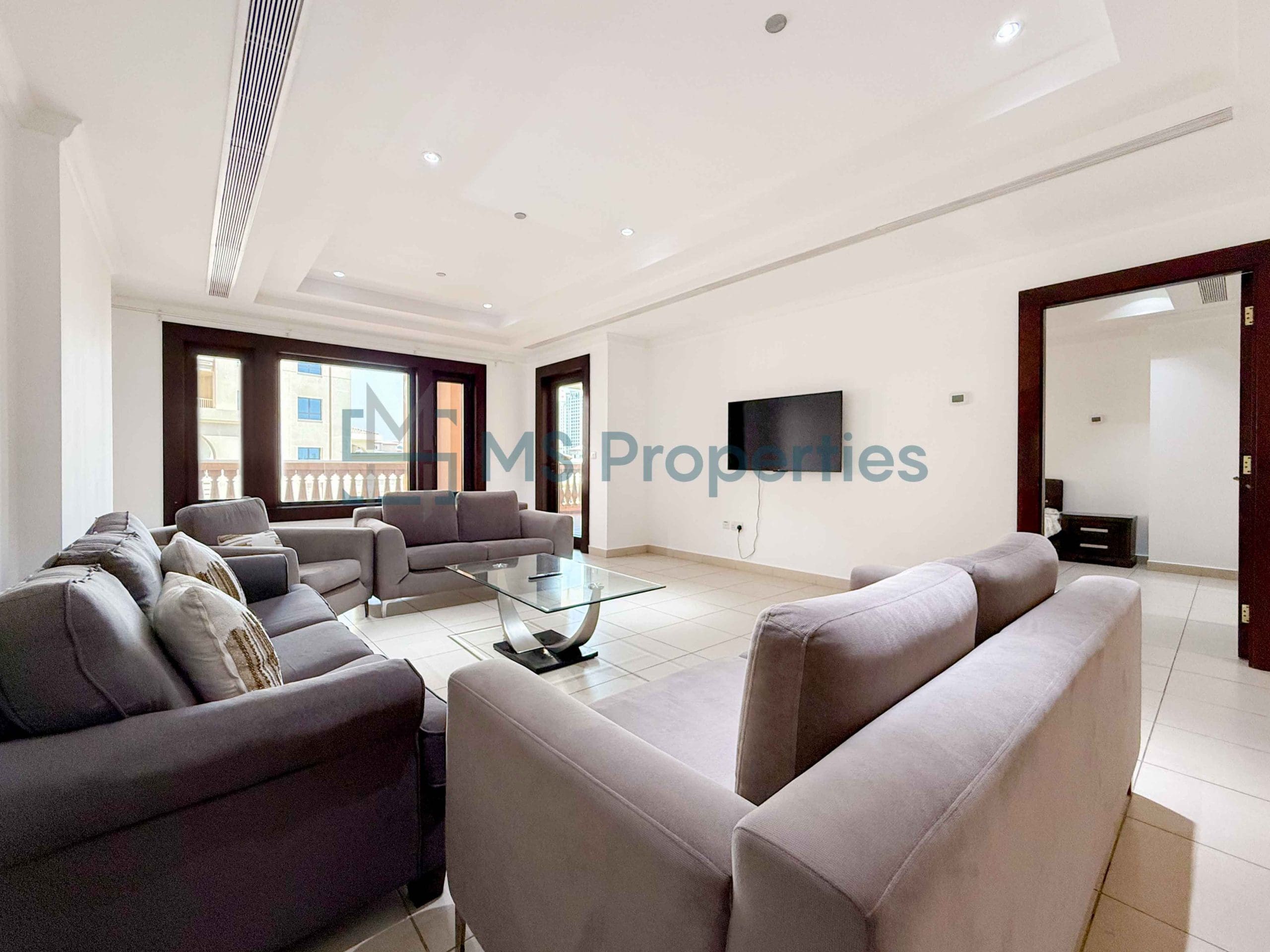 Sophisticated 1BR Apartment with Huge Balcony