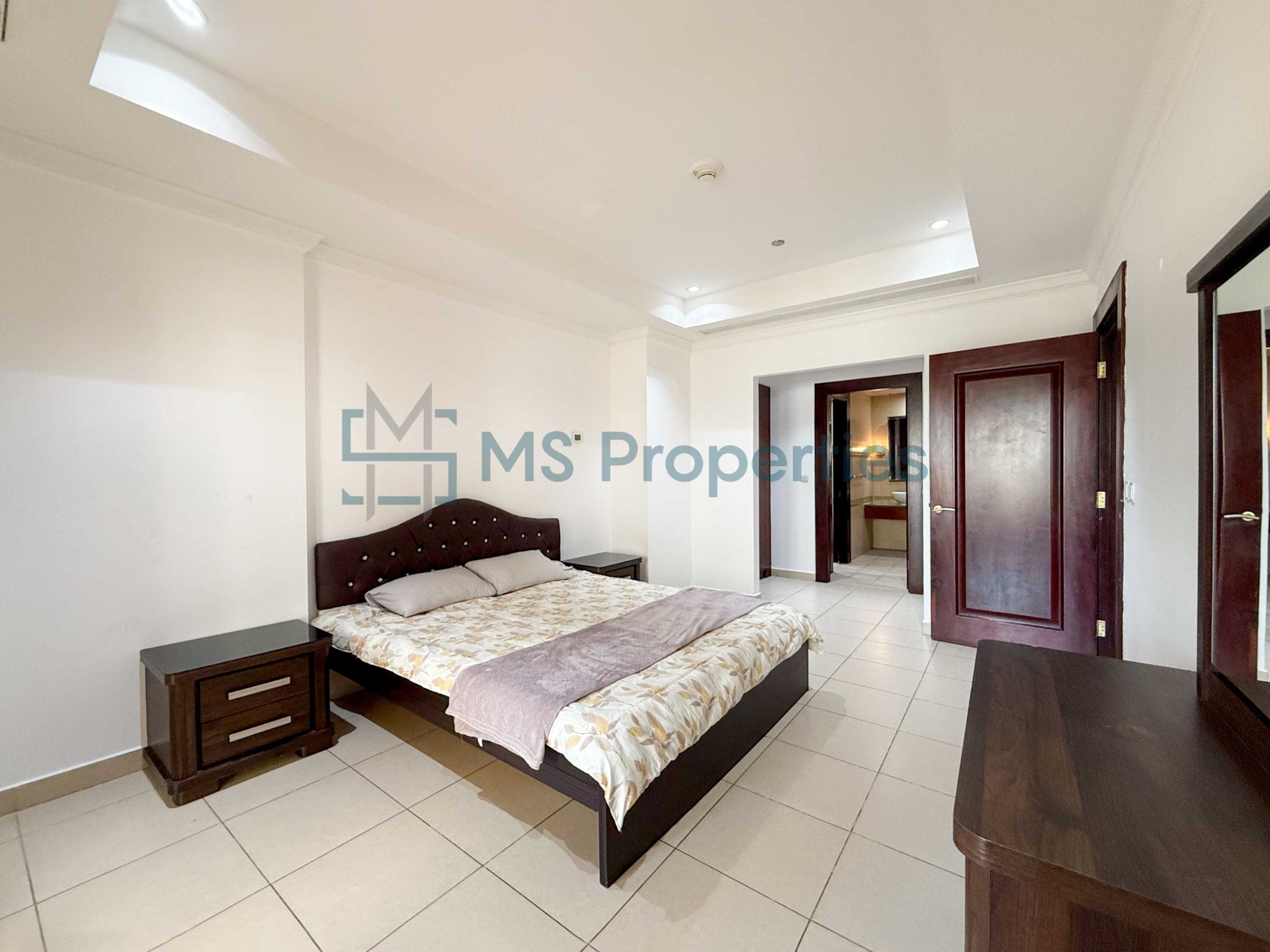 Sophisticated 1BR Apartment with Huge Balcony