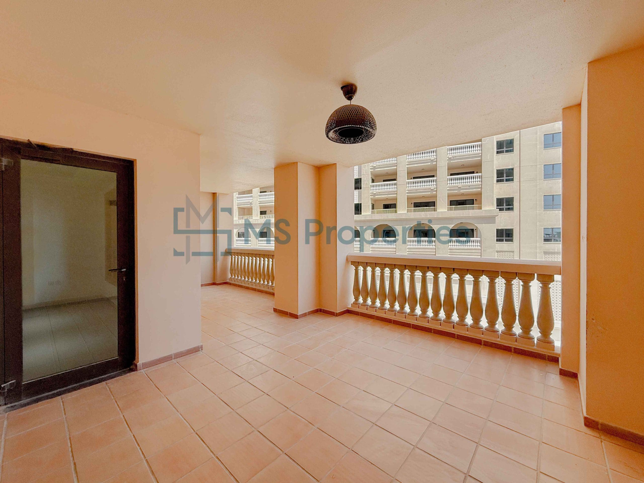 Sophisticated 1BR Apartment with Huge Balcony