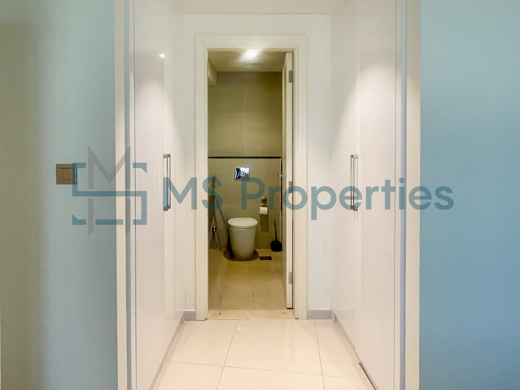 Hot Deal 1BHK Apartment with Stunning Balcony View