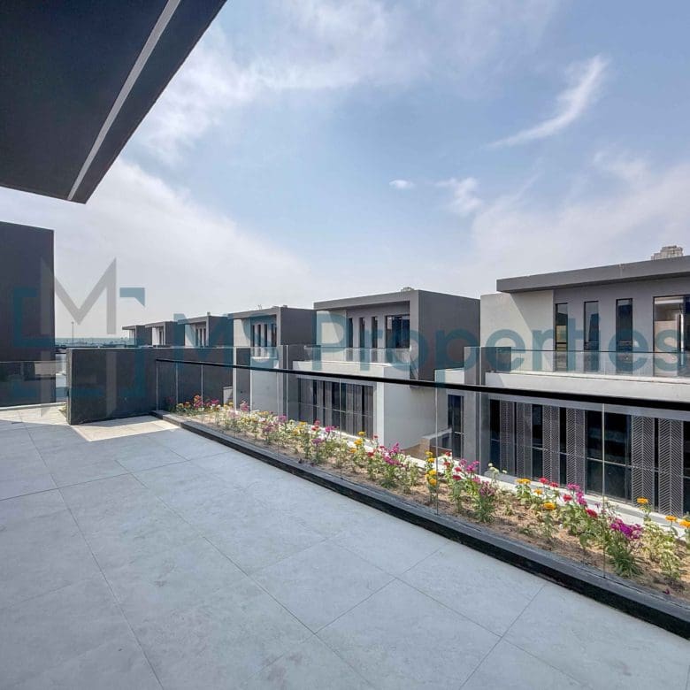 Free Hold Stand Alone Villa with 6Yrs Payment PLan