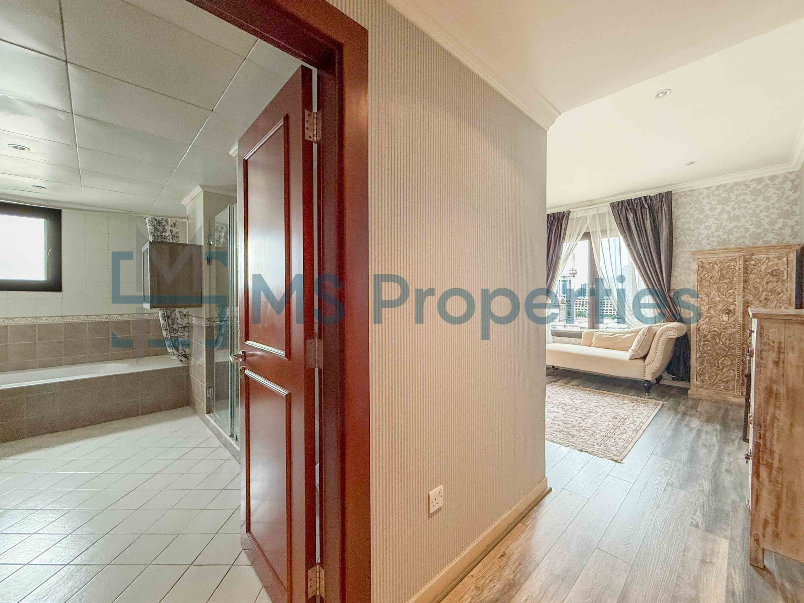 Luxurious 2Bedroom Flat with Stunning Balcony View
