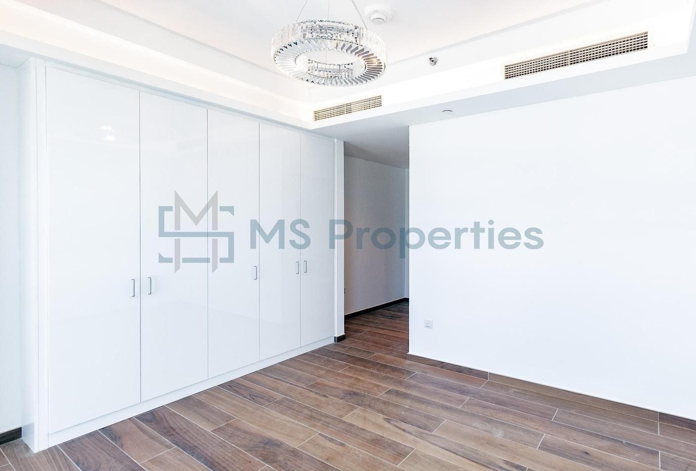 Elegant 2BHK + Maid | Perfect Lay out | Sea View