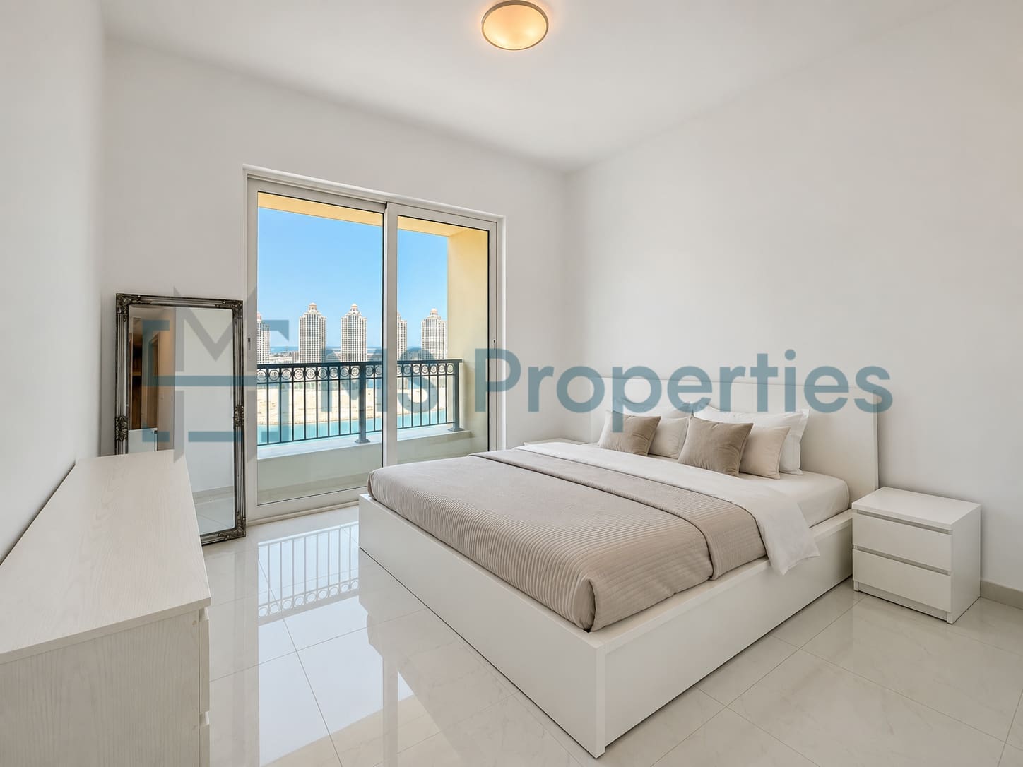 Bright and Clean 1BHK w/ Balcony Amazing Marina View