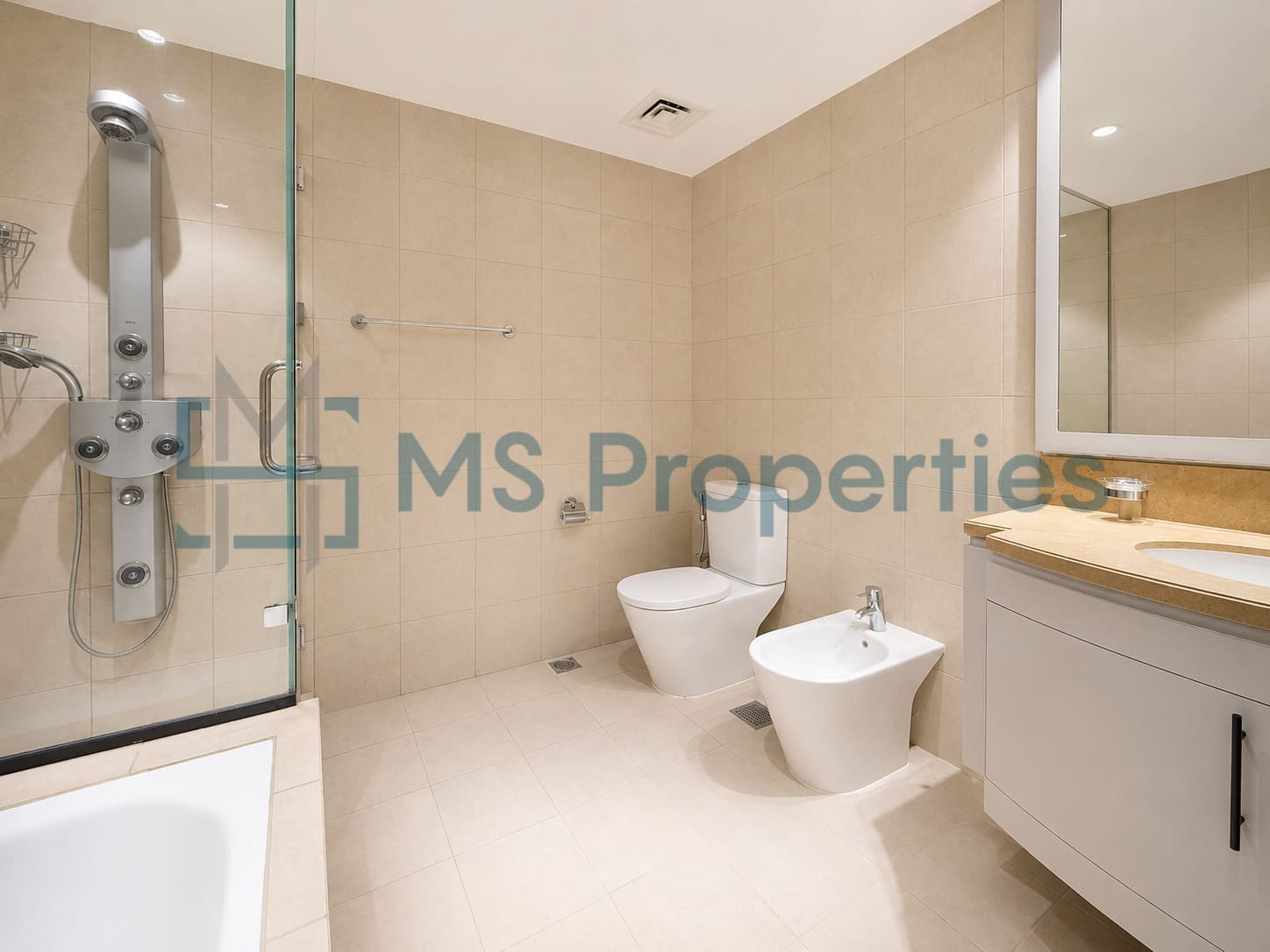 Bright and Clean 1BHK w/ Balcony Amazing Marina View