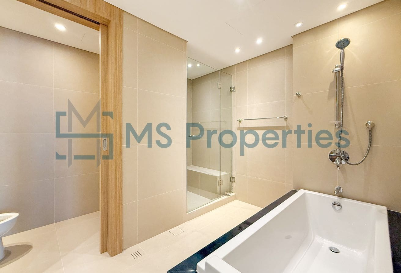 Modern | 2BR Townhouse | Sea View Balcony