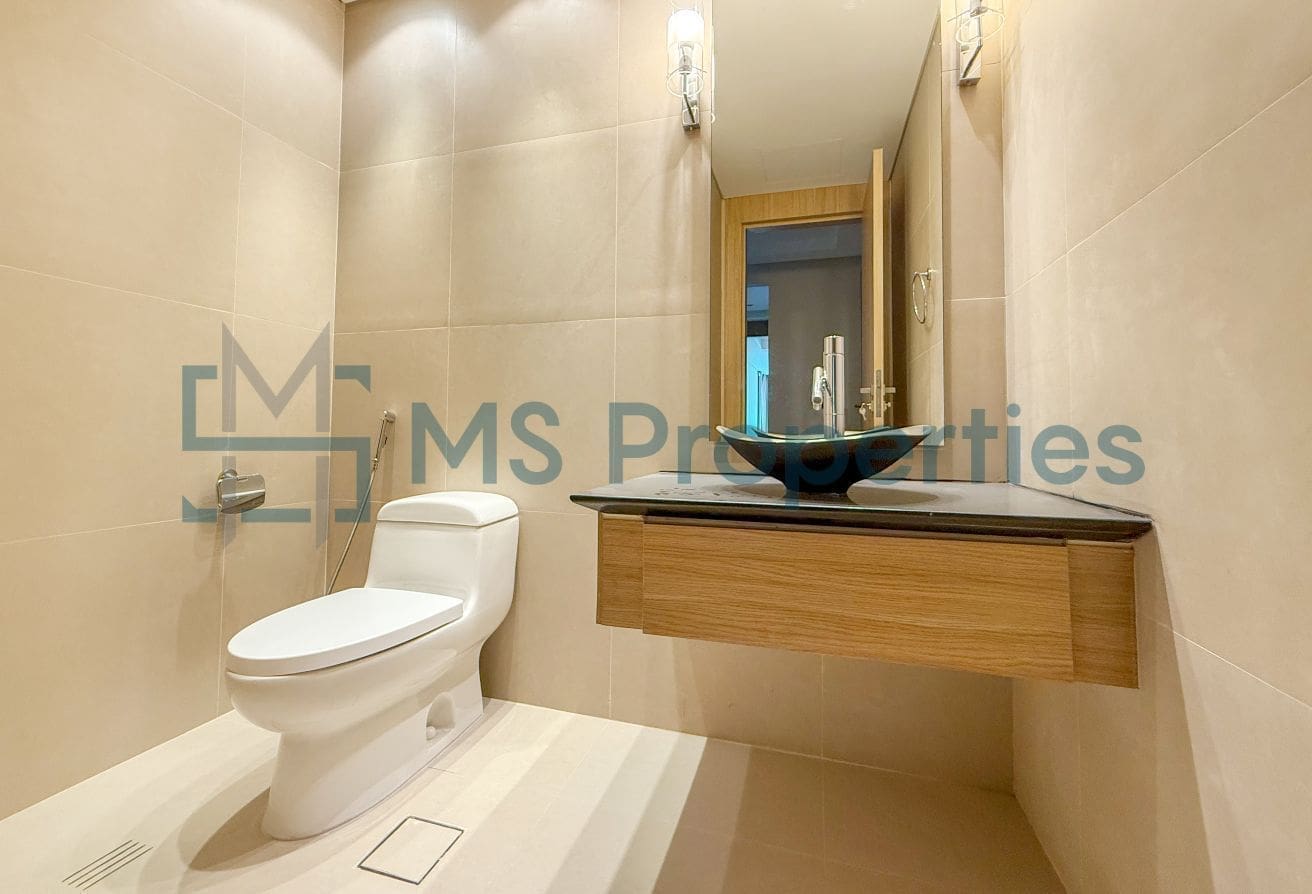 Modern | 2BR Townhouse | Sea View Balcony